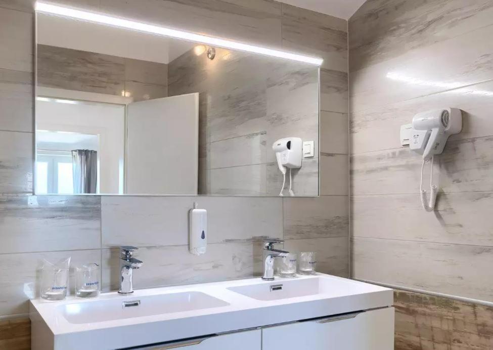 Villa Victoria Istra - Heated Pool Nova Vas  المظهر الخارجي الصورة